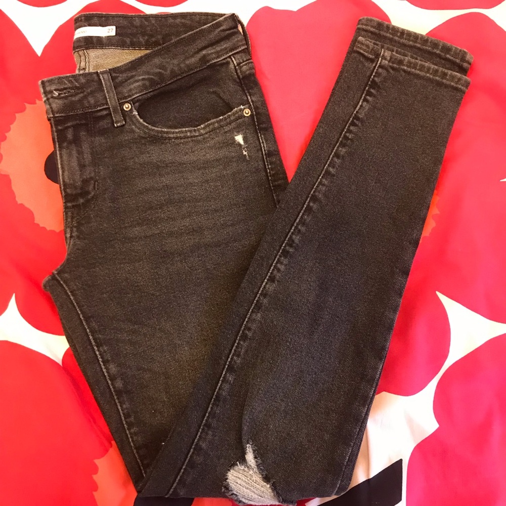 Levi’s Wedgie Fit Skinny “Soft Ultra Black” sz 26